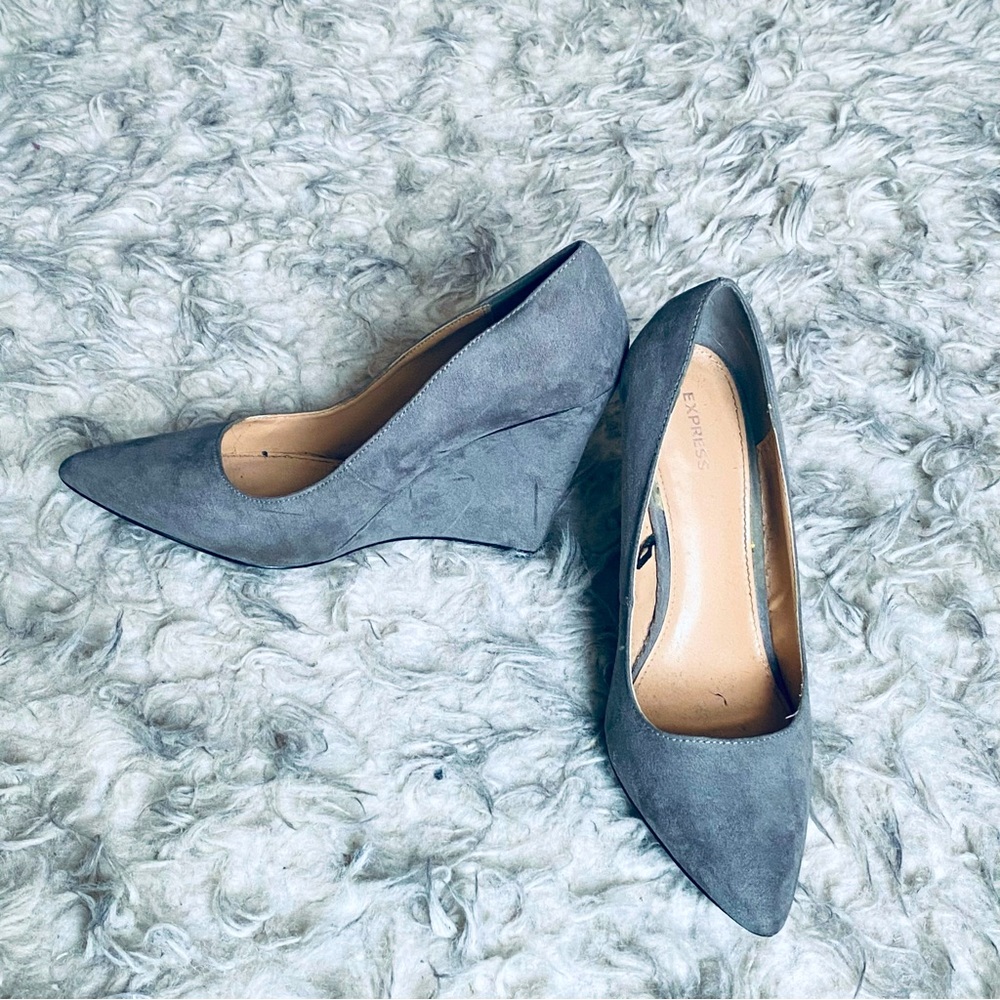 EXPRESS Women's Gray Suede Wedge High Heel Shoe Size 8